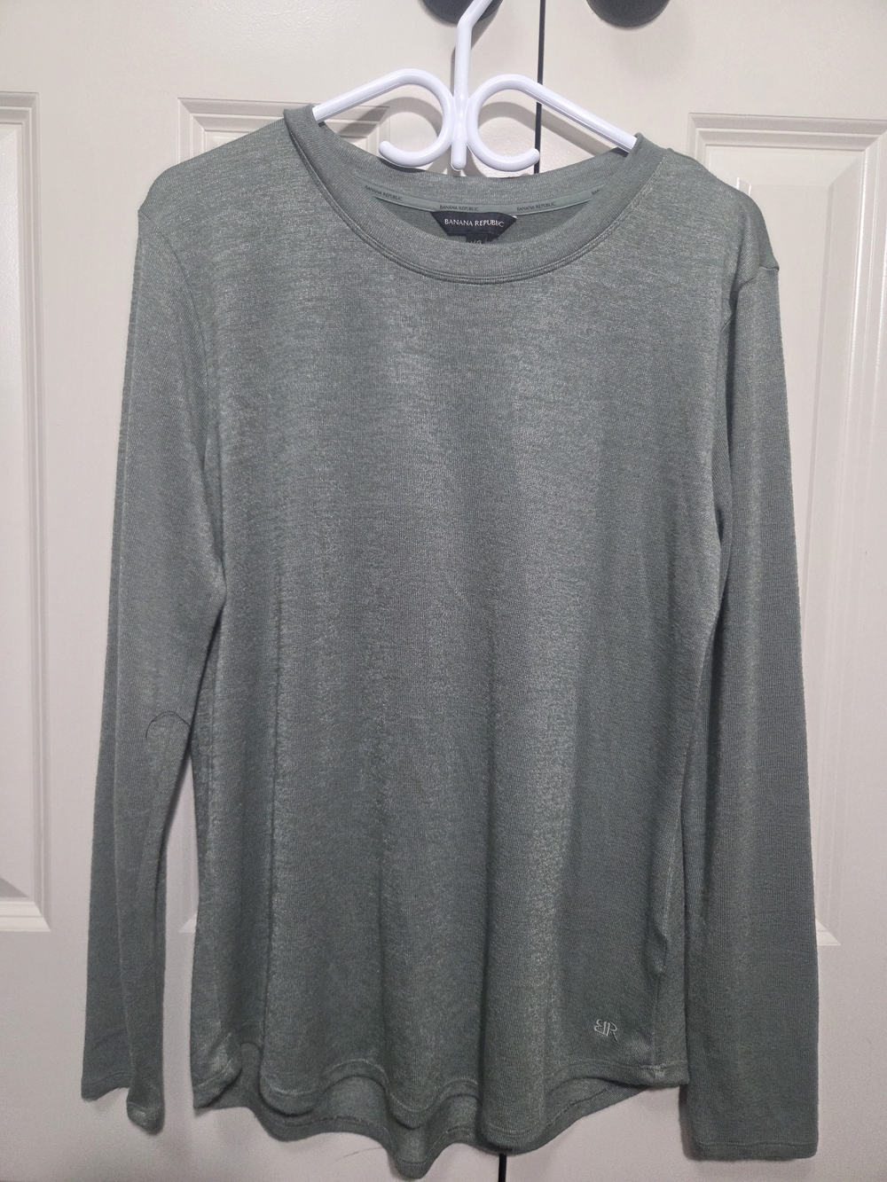 Banana Republic Women's Long-Sleeve Crew Tee in Sage Neutral Classic Look